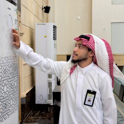 وزارة الداخلية: الوافد الذي يتأخر عن المغادرة عقب انتهاء صلاحية تأشيرة الدخول الممنوحة له سيعاقب بغرامة مالية تصل إلى (50.000) ريال والسجن والترحيل
