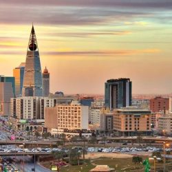 «رواق المعرفة».. بحث استمرارية العطاء وتطوير المسيرة في لقاء رئيس النادي « العجلان »