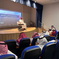 نائب أمير الباحة يشارك طلبة تعليم المنطقة انطلاقة يومهم الدراسي الأول للعام الجديد .