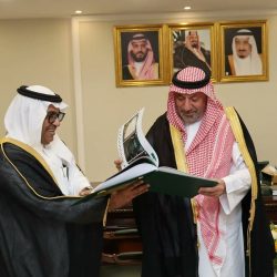 أمير نجران يقلّد مدير إدارة السجون بالمنطقة رتبته الجديدة